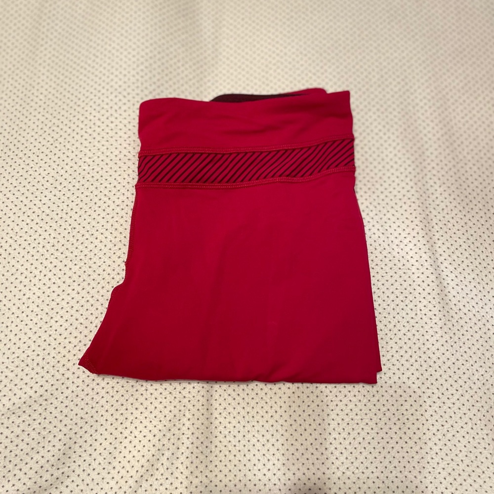 Lululemon cropped pink leggings